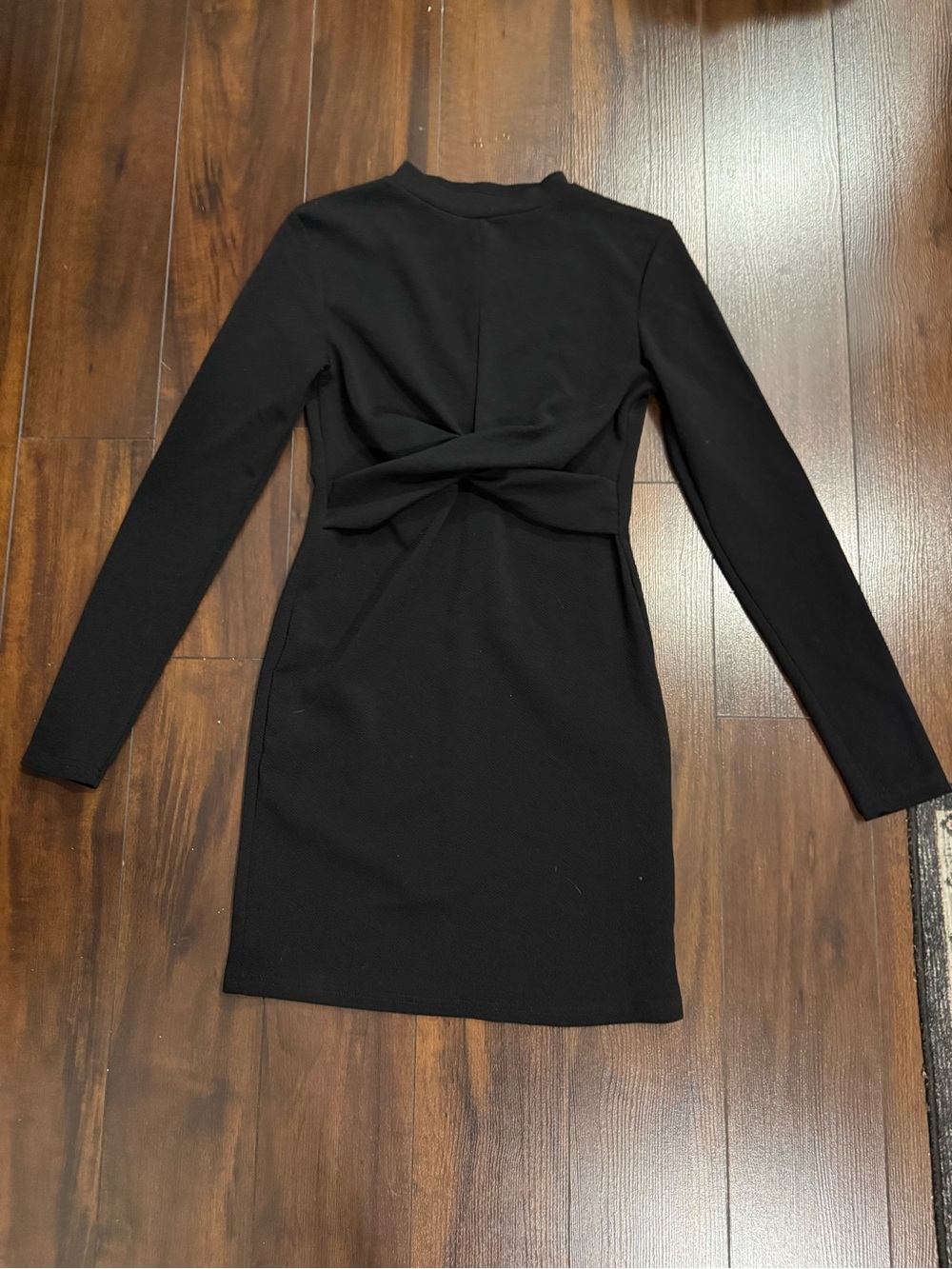 Forever 21 Black Long Sleeve Twist-Back Sheath Dress